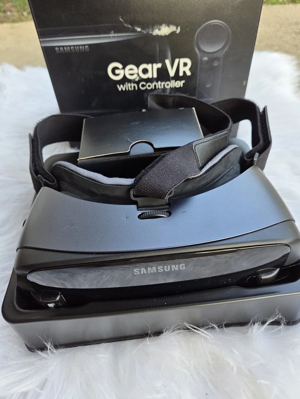 Samsung - Gear VR With Controller - Oculus 2017